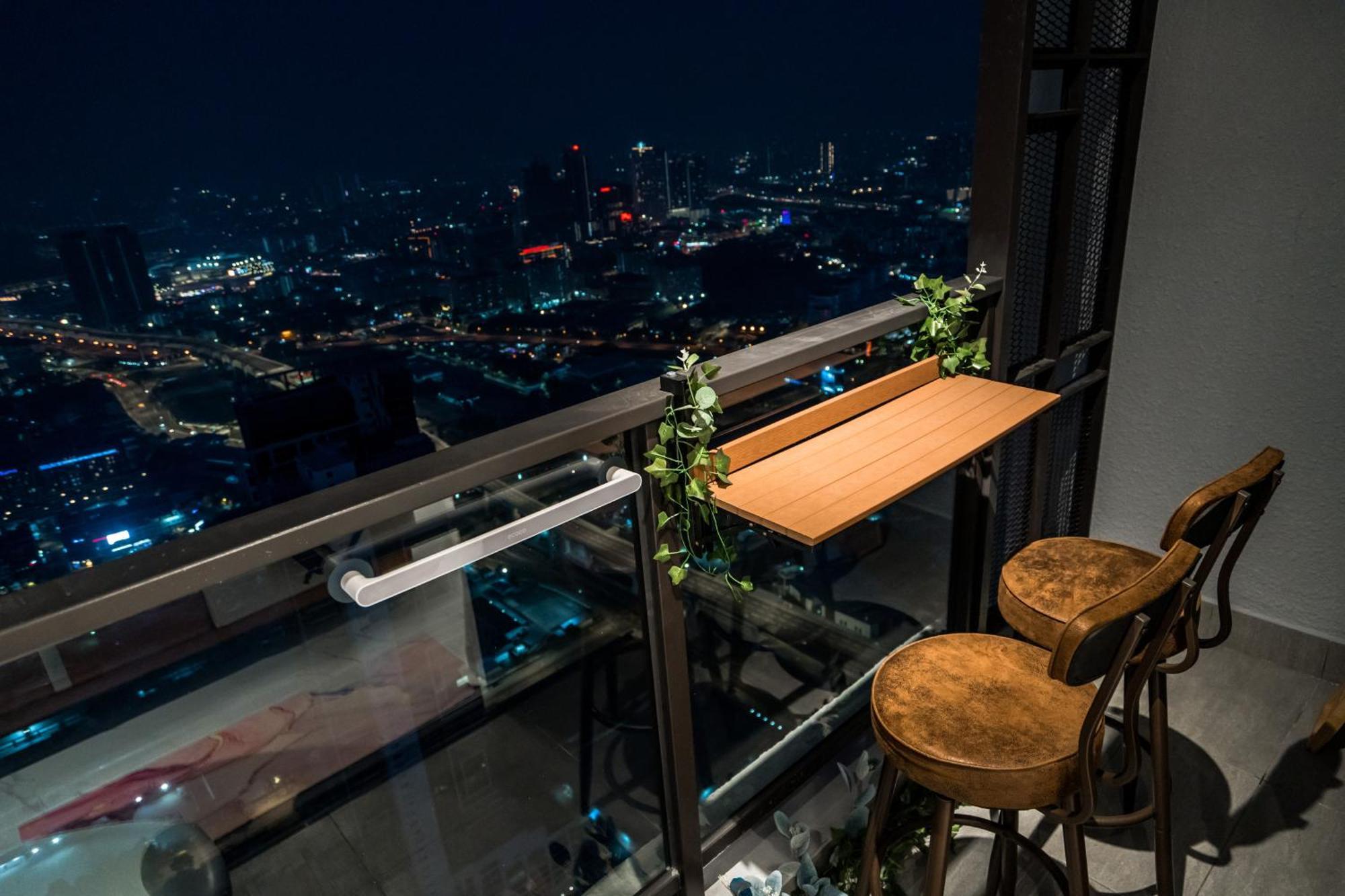 Skyscraper 65 Kl Highest Outdoor Bathtub Luxury Lavish Designer Suite Penthouse Lv65 Kuala Lumpur Exterior foto
